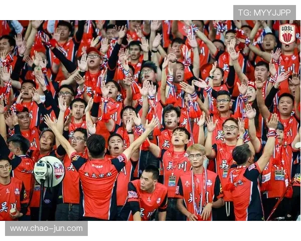 足球明星齐齐哈尔之行引发热议球迷期待见面会盛况 足球明星齐齐哈尔之行引发热议球迷期待见面会盛况